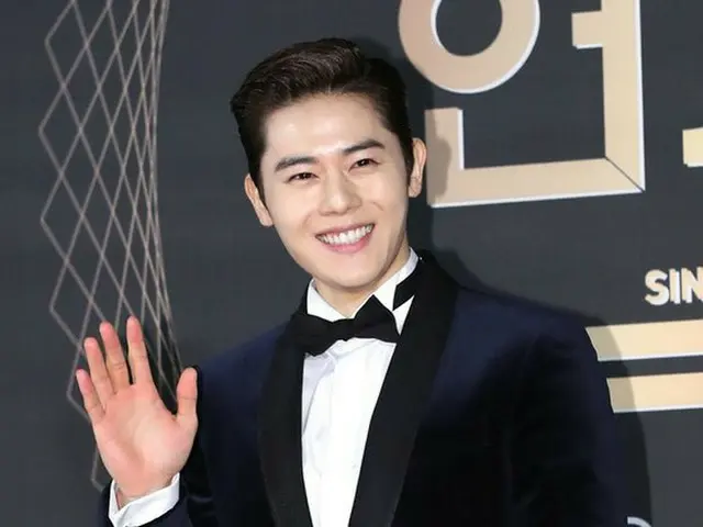 ZE: A Kim Dong-joon is participating in the red carpet. ”2017 KBS Drama ActingAwards”, Seoul Yeouido