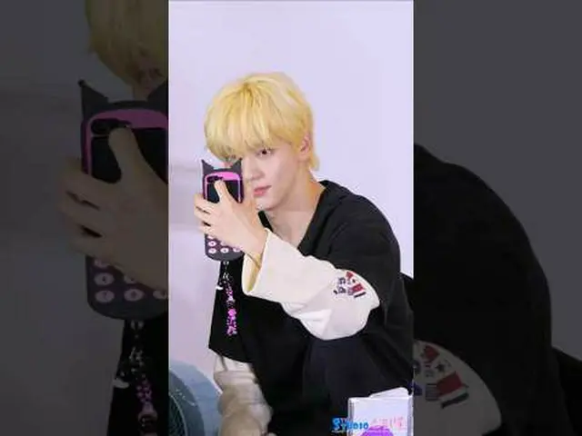 250723 Sự kiện ký tặng người hâm mộ 'Beautiful Stranger' của TXT Ảnh người hâm m