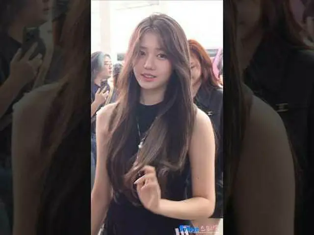 250828 BABYMONSTER_ _ Ảnh fan hâm mộ rời sân bay RORA của 스피널 * Không chỉnh sửa,