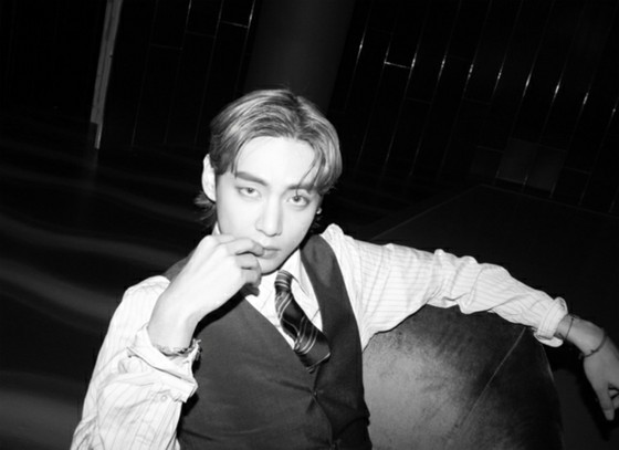 "BTS" V, "đẹp trai nhất thế giới" hoàn hảo dễ thấy ... Ảnh đen trắng cũng hợp nhau