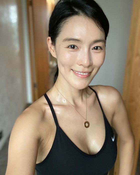 Kahi (cựu AFTERSCHOOL) trở về Hàn Quốc từ Bali, nơi anh sống tại COVID-19, và "trải qua rất nhiều điều khó chịu."