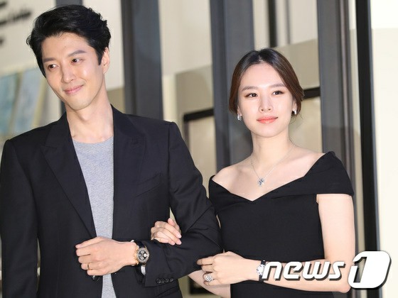 [Chính thức] Nữ diễn viên Cho Youn Hee bên thừa nhận đã ly hôn với nam diễn viên Lee Dong Gun "Hòa giải xong"