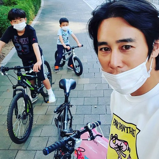 Con trai giống diễn viên Jung Tae-woo ... Cậu cả bảnh bao, cậu thứ hai dễ thương "Giống bố"