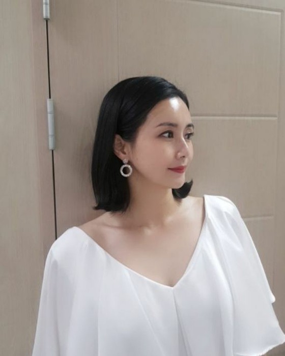 Nữ diễn viên Choi Jung-yun, vẻ đẹp thanh lịch như phu nhân tài phiệt