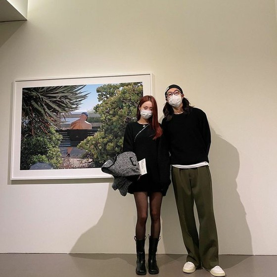 KYUNGRI & JIN WOO, Ryu Jun Yeol ngày triển lãm ảnh cho thấy chuyện hẹn hò không có gì bất thường