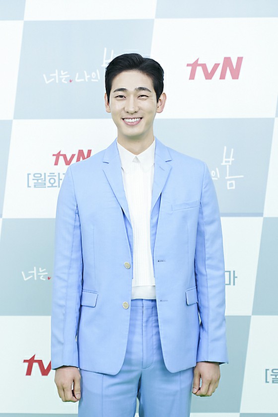 [Ảnh] Các diễn viên Kim Dong Wook & Seo HyunJin và những người khác tham dự buổi giới thiệu sản xuất bộ phim truyền hình "Kimi wa My Spring"