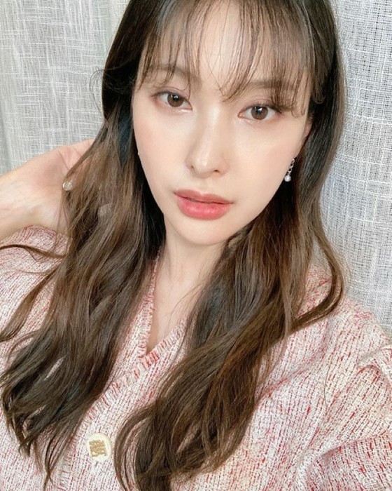 "KARA" Gyuri, tự chụp chân dung với vẻ tươi tắn tràn đầy sức sống ... Giao lưu đáng yêu với NAYEON (IOI)