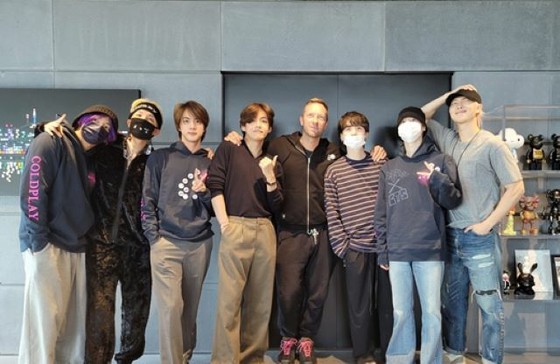"BTS" gặp Chris Martin (Coldplay), người đang khao khát thông báo hợp tác ... "Giấc mơ của V đã thành hiện thực" và ARMY xin chúc mừng