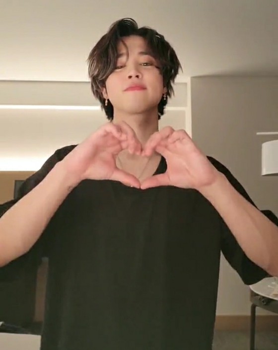 "Heart by hand" JIMIN, lần đầu tiên sau hai năm cảm ơn ARMY "Ngày ý nghĩa"