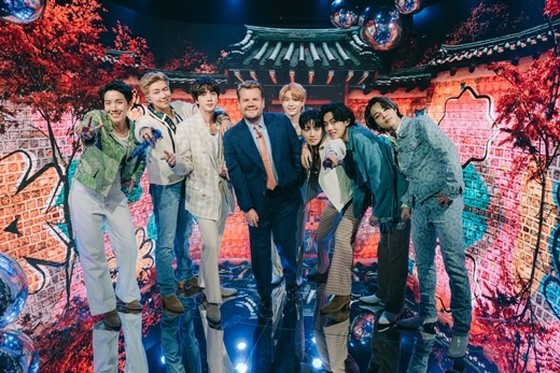 Màn trình diễn của "BTS" US "James Corden Show" với Hanok trong nền ... quấn LA từ Seoul