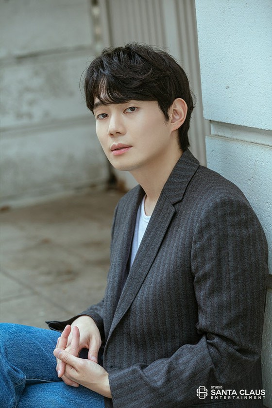 Phim truyền hình "Địa ngục đang gọi" sự nổi tiếng của nam diễn viên Ryu Kyung Soo tăng vọt ... Các phim và phim truyền hình xuất hiện nhanh chóng được quyết định liên tiếp