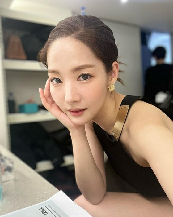 Nữ diễn viên Park Min Young, "Đột nhiên tôi rất ốm ..."