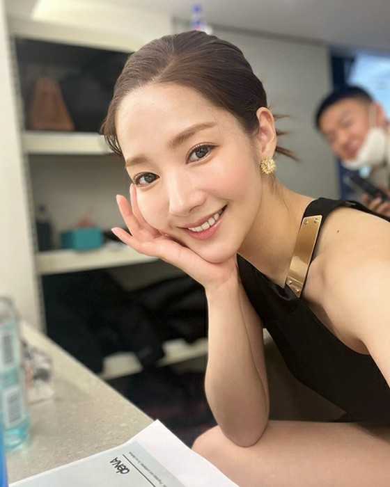 Nữ diễn viên Park Min Young, "Đột nhiên tôi rất ốm ..."