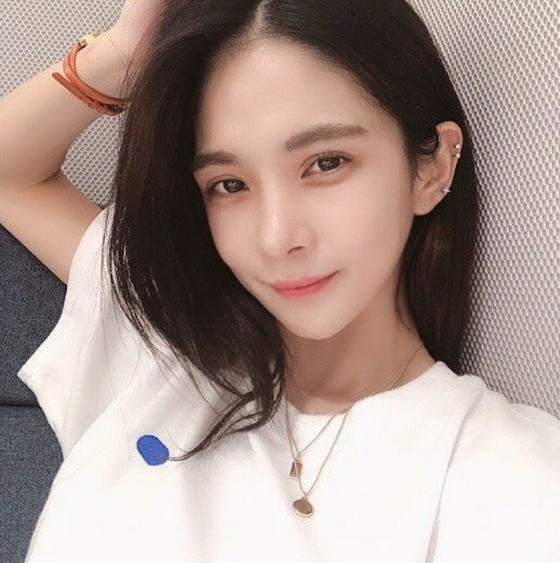 "Người phụ nữ sinh năm 1988" No Shi-hyun (cựu Gavy NJ) ngoại tình "Ồn ào quá ... hãy kiềm chế bản thân"