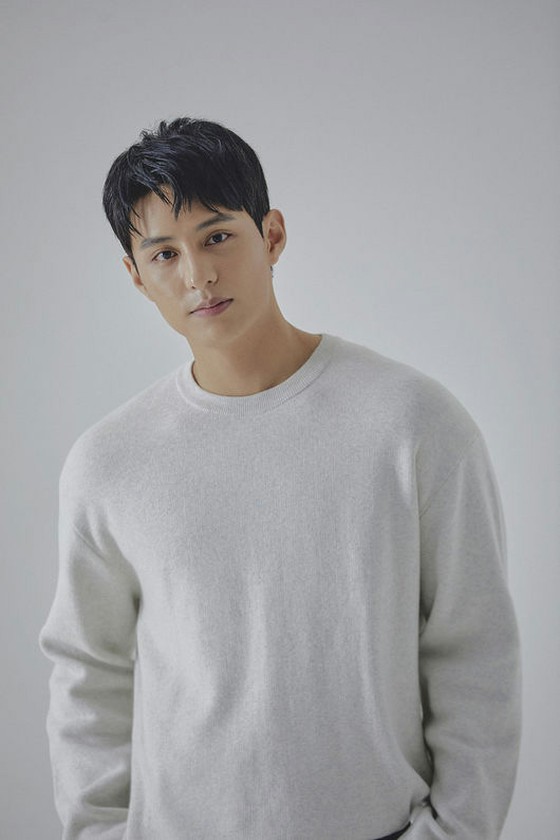 Diễn viên Do JiHan, xuất ngũ 2 ngày qua = Công ty giải trí và hợp đồng độc quyền của Milky Way