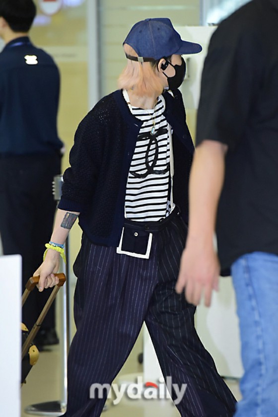 [Ảnh] "BIGBANG" G-DRAGON trở về Hàn Quốc sau sự kiện Chanel ở Pháp ... Sức hút khiến sân bay trở thành đường băng