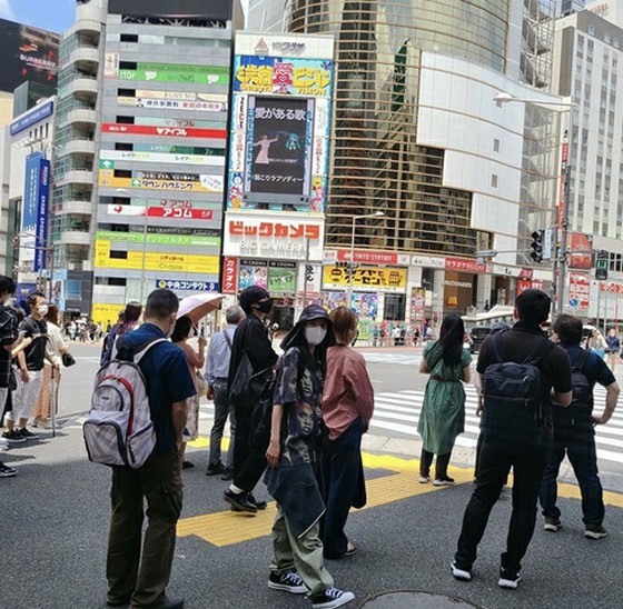 Bạn đã ở Tokyo? DARA (cựu thành viên 2NE1) dạo phố với phong cách thời trang lập dị "street style"