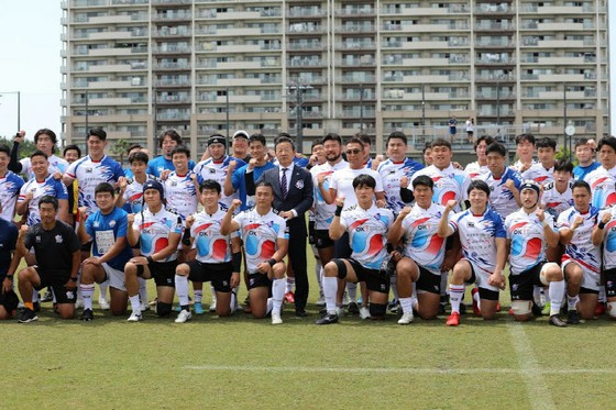 Đại diện bóng bầu dục Hàn Quốc trong trại huấn luyện tại Nhật Bản, được chủ tịch Liên đoàn bóng bầu dục Hàn Quốc động viên "Các cầu thủ hãy tự hào"