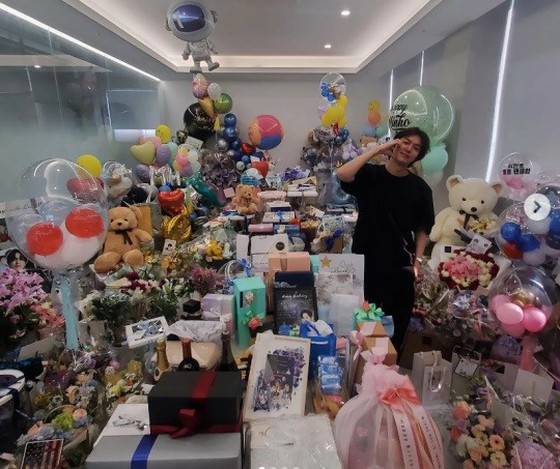 Nam diễn viên Lee Min Ho, giá bao nhiêu để gộp tất cả các món quà sinh nhật? … Không có chỗ đứng