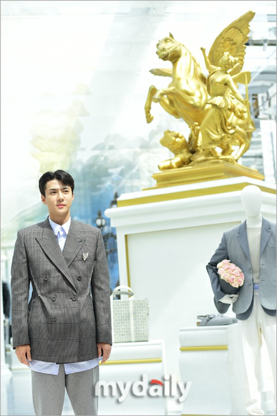 Cha EUN WOO (ASTRO) & SEHUN (EXO) & Romon, diện mạo mới nhất được các "chàng trai điêu khắc" truyền tải là gì?