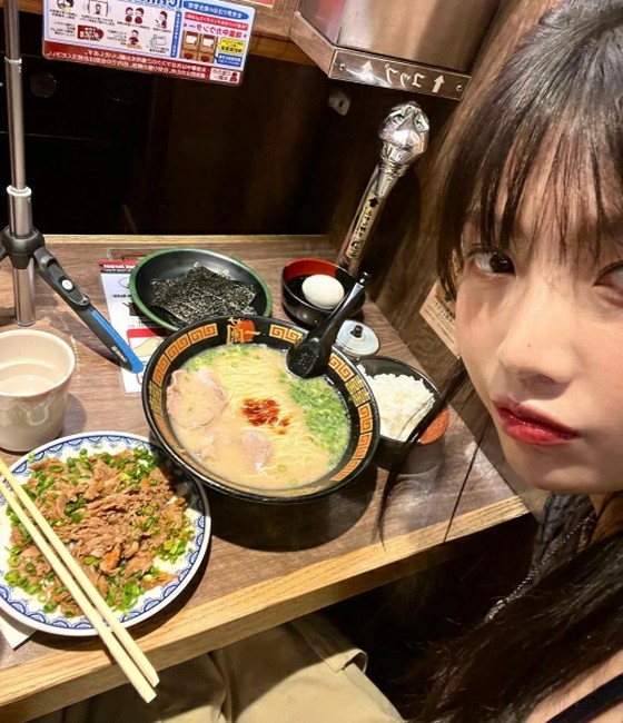 JOY (RedVosystem) thích Tokyo ... Ăn ramen một mình?