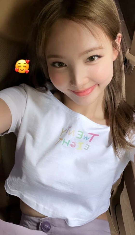 "TWICE" NAYEON, đáng yêu dù chỉ nhìn thoáng qua bụng? Thắt lưng là một "số ít" phi thực tế