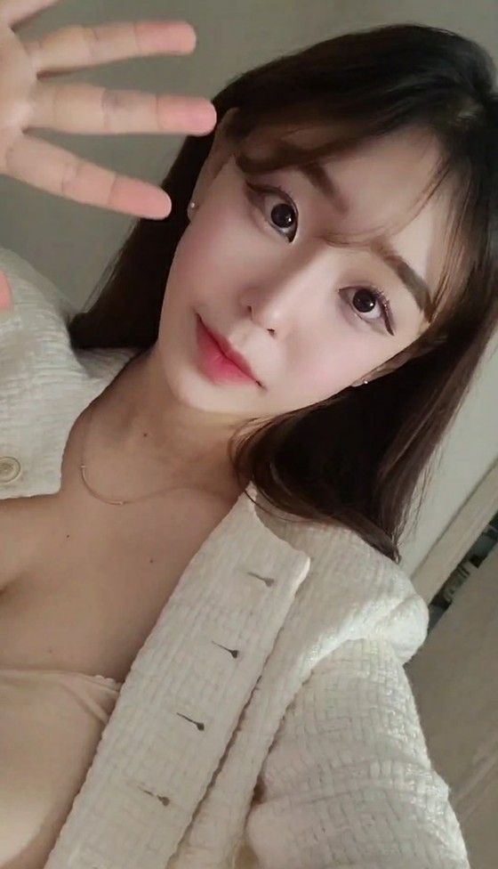 BJ Yeo Won có mặt tại hiện trường vụ tai nạn Itaewon ... Lộ chân bị thương "Tôi bị sốc"