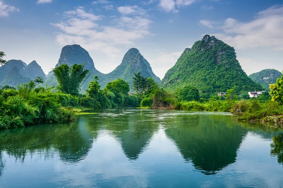 Trung Quốc 'khoe' ảnh 'hút thuốc' trên tàu trên SNS... Người đàn ông bị bắt = China report