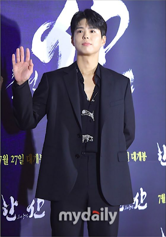 Nam diễn viên Park BoGum, tin đồn chuyển sang HYBE nổi lên ... Liệu "BTS" và "LE SSERAFIM" có trở thành một gia đình?