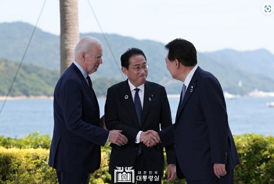 Truyền thông Trung Quốc kiềm chế “Thượng đỉnh Nhật-Mỹ-Triều”…”Mục tiêu thực tế là Trung Quốc”