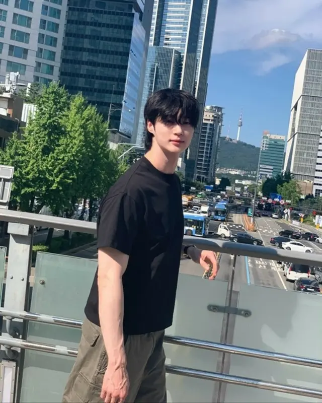 俳優ビョン・ウソク、“レジェンド級彼氏ショット”1