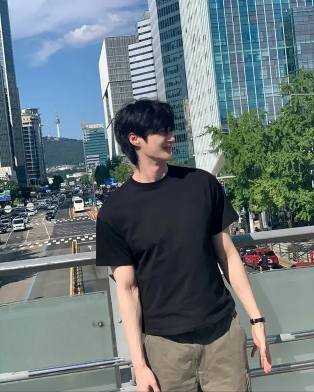 俳優ビョン・ウソク、“レジェンド級彼氏ショット”2