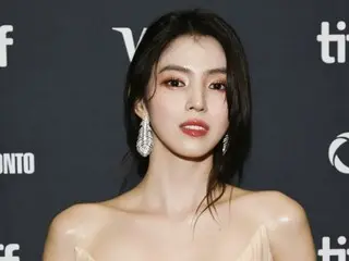 Xương quai xanh rõ nét của nữ diễn viên Han So Hee... Liệu cô ấy có quá gầy dù sở hữu nhan sắc tựa nữ thần? ... Sự xuất hiện của cô tại một liên hoan phim nước ngoài đang là chủ đề nóng