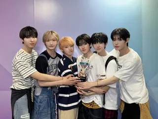 KickFlip giành vị trí đầu tiên trên chương trình âm nhạc kể từ khi ra mắt... "Nhờ sự ủng hộ của người hâm mộ, chúng tôi sẽ tiếp tục thể hiện sự phát triển của mình"