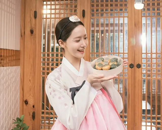 「少女時代」ユナ、美しい韓服姿で秋夕のあいさつ