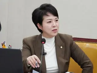 Nghị sĩ Đảng Dân chủ Go Min-jung thúc đẩy Quyền lực Nhân dân để ngăn chặn người Trung Quốc mua sắm tại ba thị trường lớn... "Chúng tôi nghiện hận thù" = Hàn Quốc