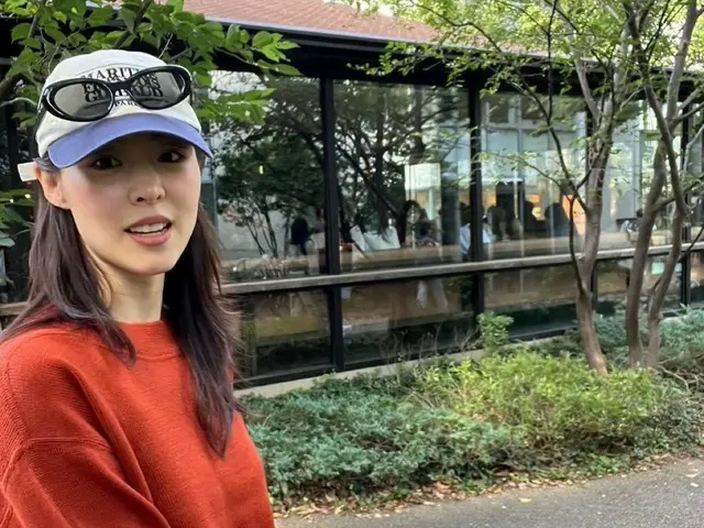 女優イ・ヨニ、ベビーカーを押す「国民の初恋」…ママになっても清純な美貌は相変わらず