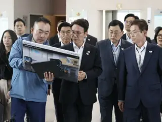 Thủ tướng Hàn Quốc, người đã tham dự buổi thị sát APEC, phát biểu: "Hãy nỗ lực hết sức để đảm bảo sự kiện thành công".