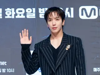 Jung Yong Hwa của CNBLUE đã chia sẻ trên "STEAL HEART CLUB": "CNBLUE đã hoạt động được 16 năm và chúng tôi đã phải nhận không ít lời lẽ không hay và những điều tương tự như vậy.
 Dạy tôi Hau nhé."
