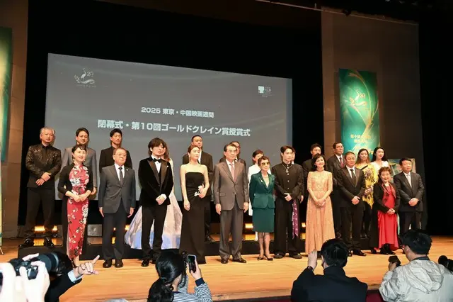 【イベントレポ】「EXO」LAY（張芸興/チャン・イーシン）、最優秀主演男優賞受賞！“アイドルは演技ができない”は過去の話「きょう、ここに立っているのはアイドルであり、俳優でもある張芸興です！」2