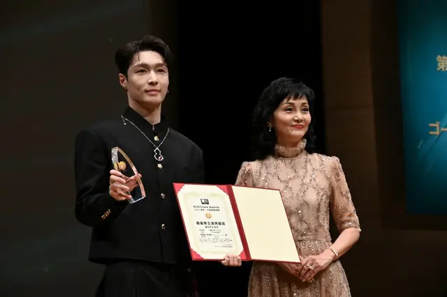 【イベントレポ】「EXO」LAY（張芸興/チャン・イーシン）、最優秀主演男優賞受賞！“アイドルは演技ができない”は過去の話「きょう、ここに立っているのはアイドルであり、俳優でもある張芸興です！」3