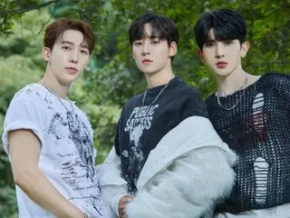 Hoon, Kevin và Kiseop của UKISS thành lập UX1... Buổi hòa nhạc Giáng sinh tại Osaka và Tokyo vào tháng 12