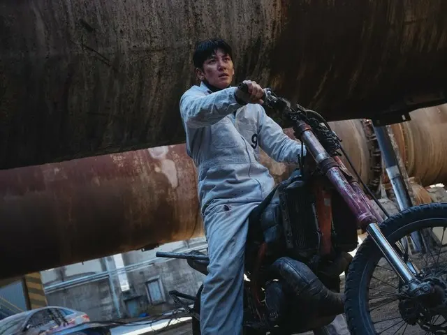 "Fabricated City" của Ji Chang Wook xếp hạng nhất trên Disney Plus... Một lần nữa hãy chú ý đến bộ phim "Fabricated City"