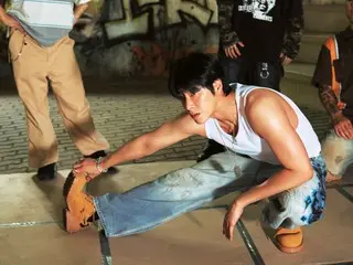 Yunho (U-KNOW) của TVXQ là một hit lớn ở Nhật Bản với album dài đầu tiên của anh ấy... Số 1 trên bảng xếp hạng album