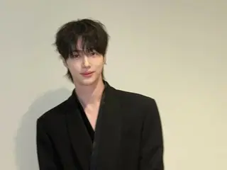 Byeon WooSeok, bộ vest hoàn hảo của hoàng tử... Anh ấy cũng là một cựu người mẫu