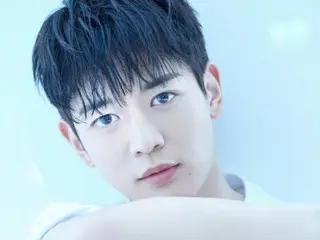 Minho của SHINee tham dự Lễ trao giải Văn hóa Edaily với tư cách là người trao giải