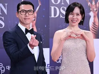 Hyun Bin và Son Ye Jin ăn mừng chiến thắng kép với giải thưởng Nam diễn viên chính xuất sắc nhất và Nam diễn viên chính xuất sắc nhất tại Giải thưởng điện ảnh Rồng Xanh... Những lời bình luận ấm áp của họ dành cho nhau đang là chủ đề nóng hổi