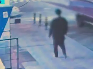 "Đi chân trần với hung khí giết người"... Cảnh một người đàn ông ngoài 20 tuổi bỏ trốn sau khi giết mẹ mình (Hàn Quốc)