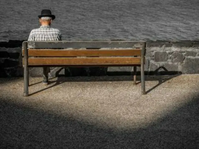 Số hộ gia đình một người ở Hàn Quốc đạt mức cao kỷ lục 36% khi dân số người cao tuổi vượt quá 10 triệu người, đánh dấu sự khởi đầu của một xã hội siêu già