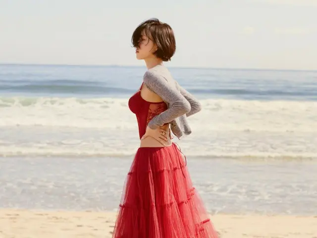 HwaSa của MAMAMOO phát hành Season's Greetings 2026... Hội chứng đảo ngược "Good Goodbye"